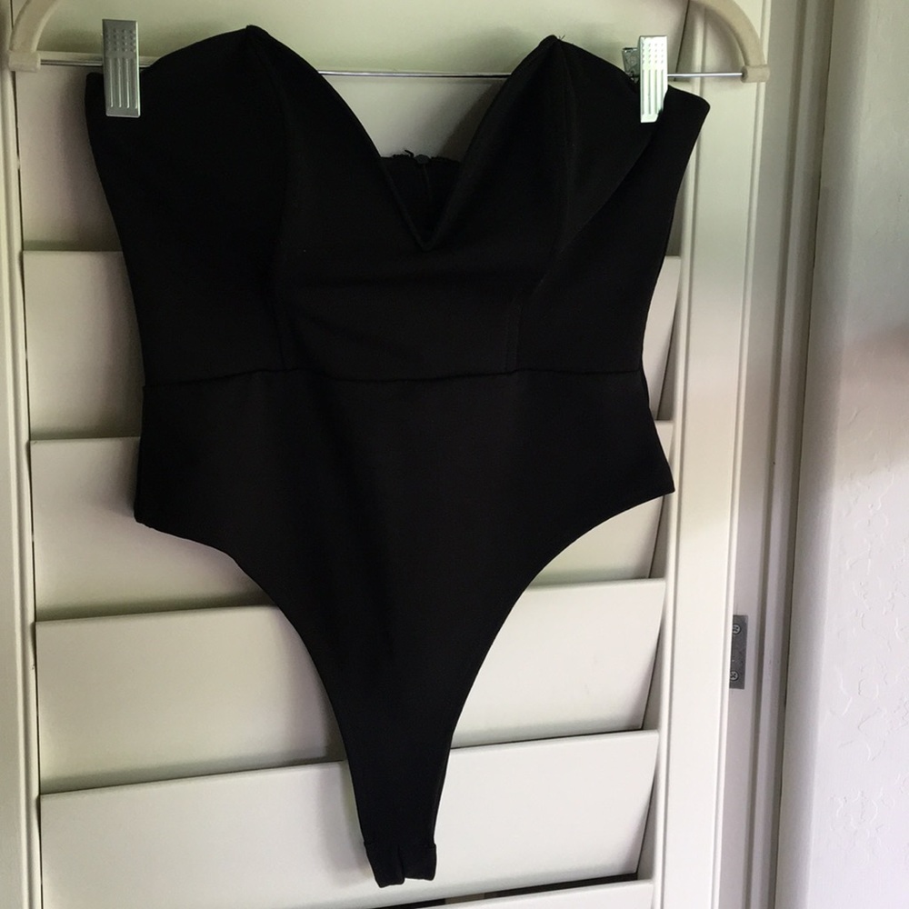 strapless vneck bodysuit